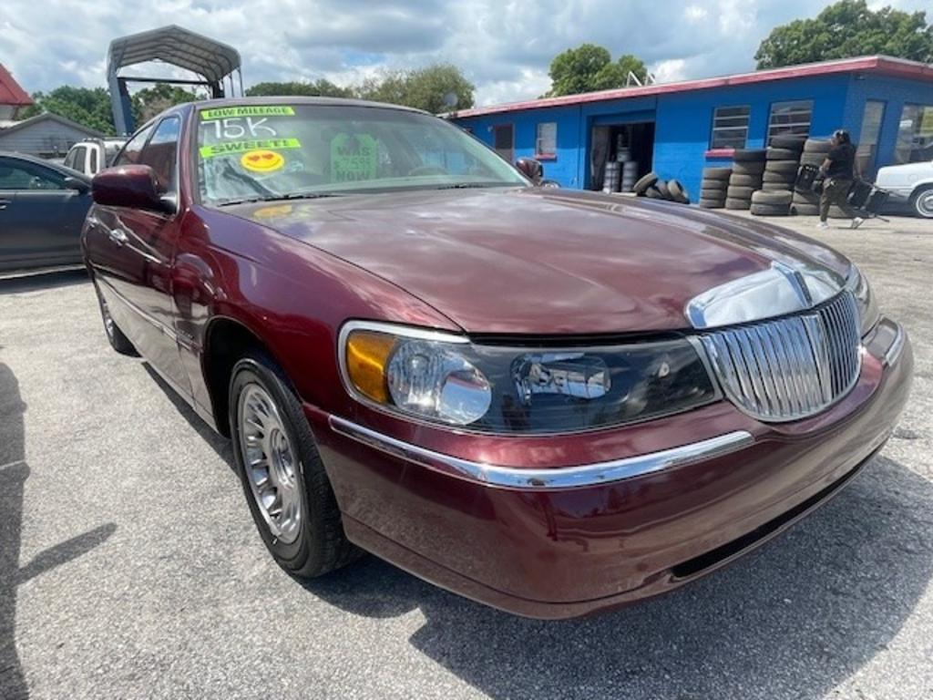 2000 Lincoln Town Car